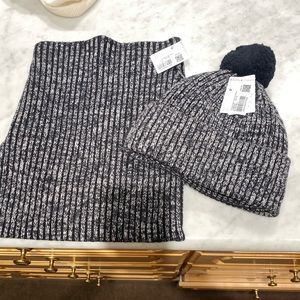Lululemon fleece lined knit hat and neck warmer.